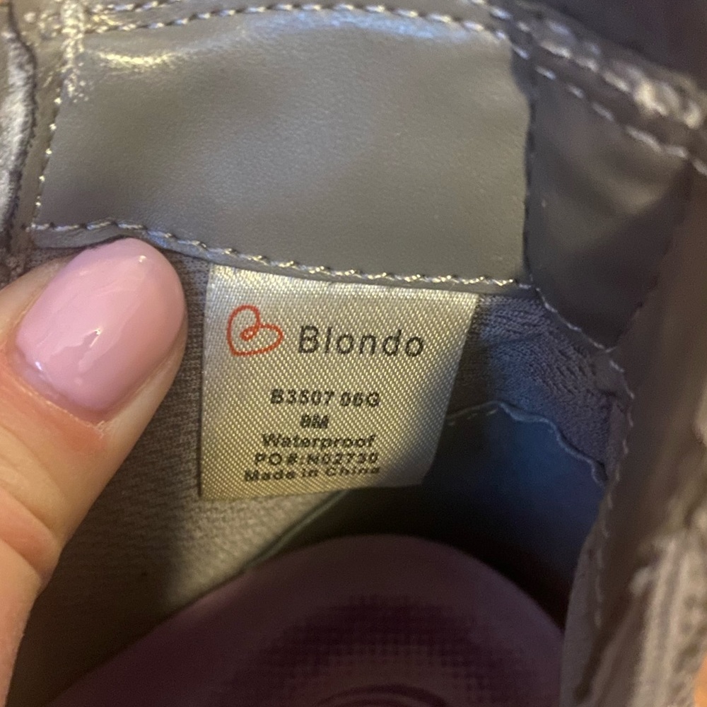 Blondo- waterproof booties size 8 - Picture 5 of 5